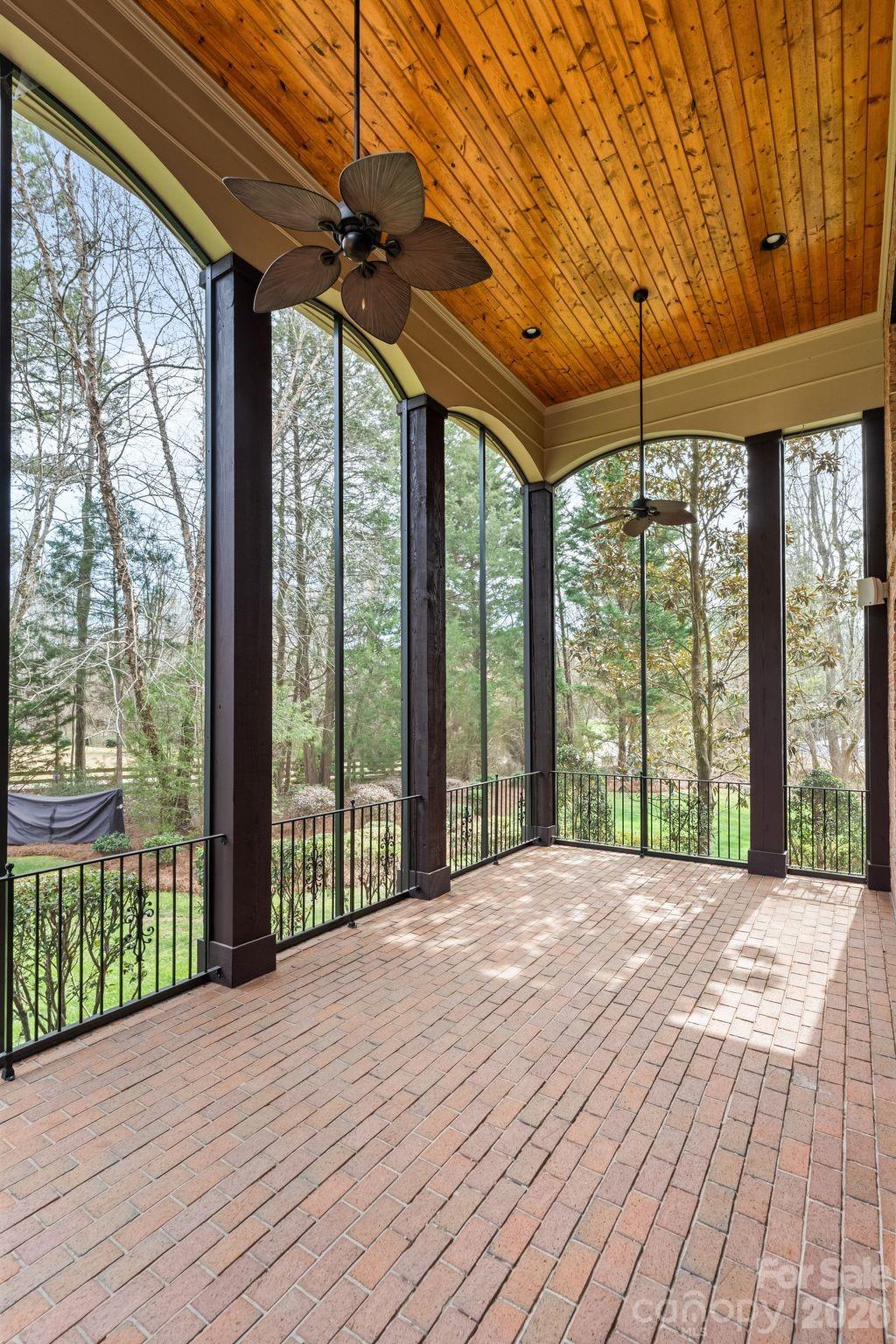 Pine Creek - Residential