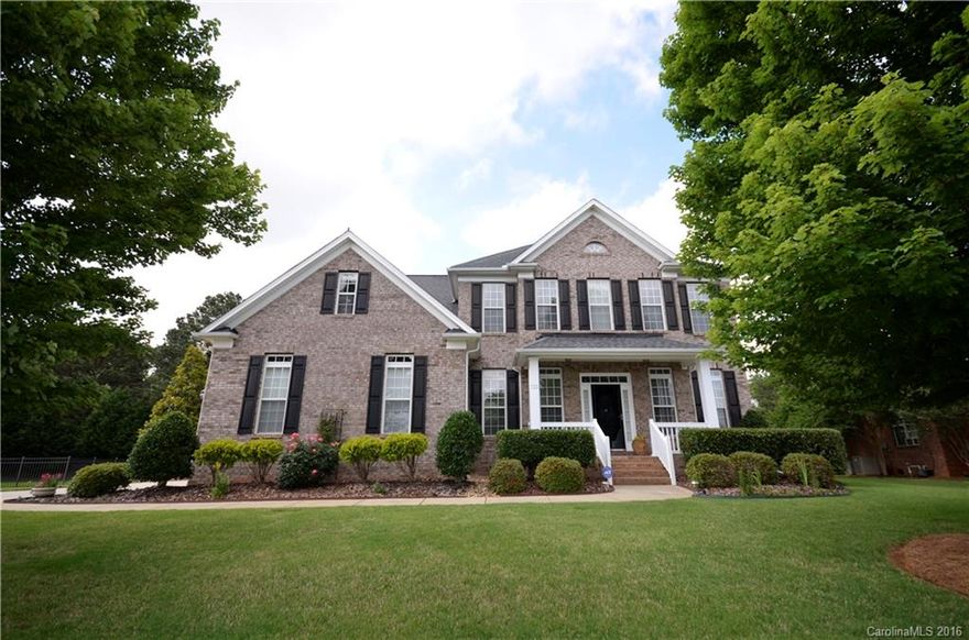 Prepare to be amazed with this beautiful custom built home in sought out Regent Park. 5 bedrooms,3.5 bath, very large bonus room(5th Bedroom).Kitchen opens to the family room with views of the private back yard.  Private master suite with spa-like vaulted bath.Guest suite with full bath on main.Two story entrance with tray ceiling and thick moldings. Enjoy your view from the 3 Season Screened back porch. Fenced,flat back yard. New 2014 AC Units. New Appliances. Award winning Ft Mill schools!