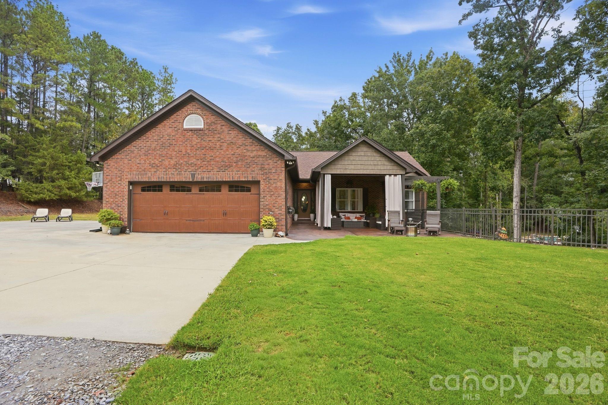 2055 Tiger Paw Lane