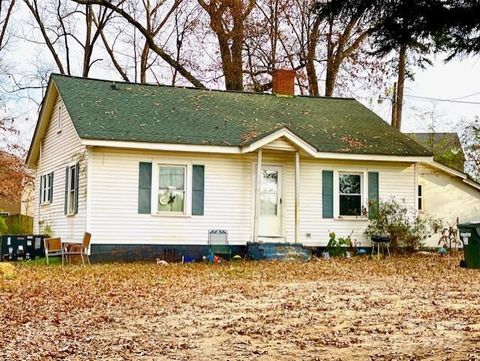 Photo of 204 Robinson Clemmer Road, Dallas, NC 28034 (MLS # 4325537)