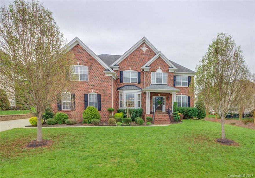 **Approved Short Sale** -Price decreased $10k!!  Immaculate impressive home features 2-Story Foyer w/Dual Staircase, Formal DR W/Bay Windows, Open floorplan with plenty of room to entertain. Guest Bed/off 1st fl w/Full Bath.  2-Story Living room w/Gas FP, Skylight in the ceiling. Oversized kitchen w/Island, Granite & SS App.  1st floor laundry with natural lighting. Private Master Suite with separate sitting area. Option for a Man cave!  Private backyard with deck. Easy to show.