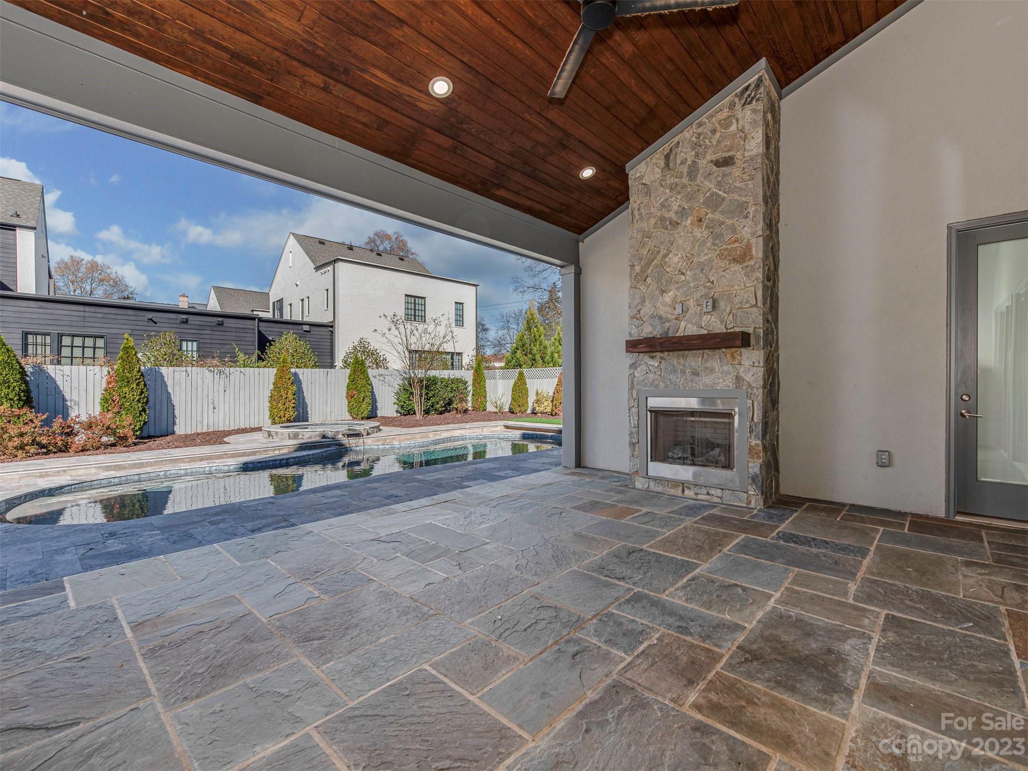 Mammoth Oaks - Residential