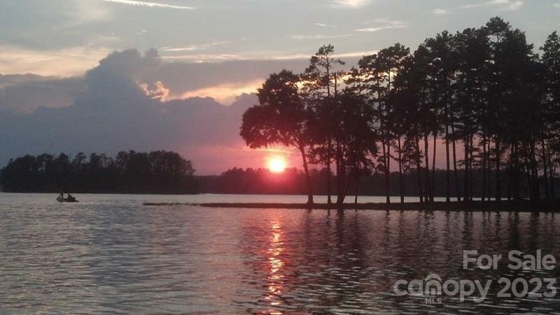 Uwharrie Point - Land