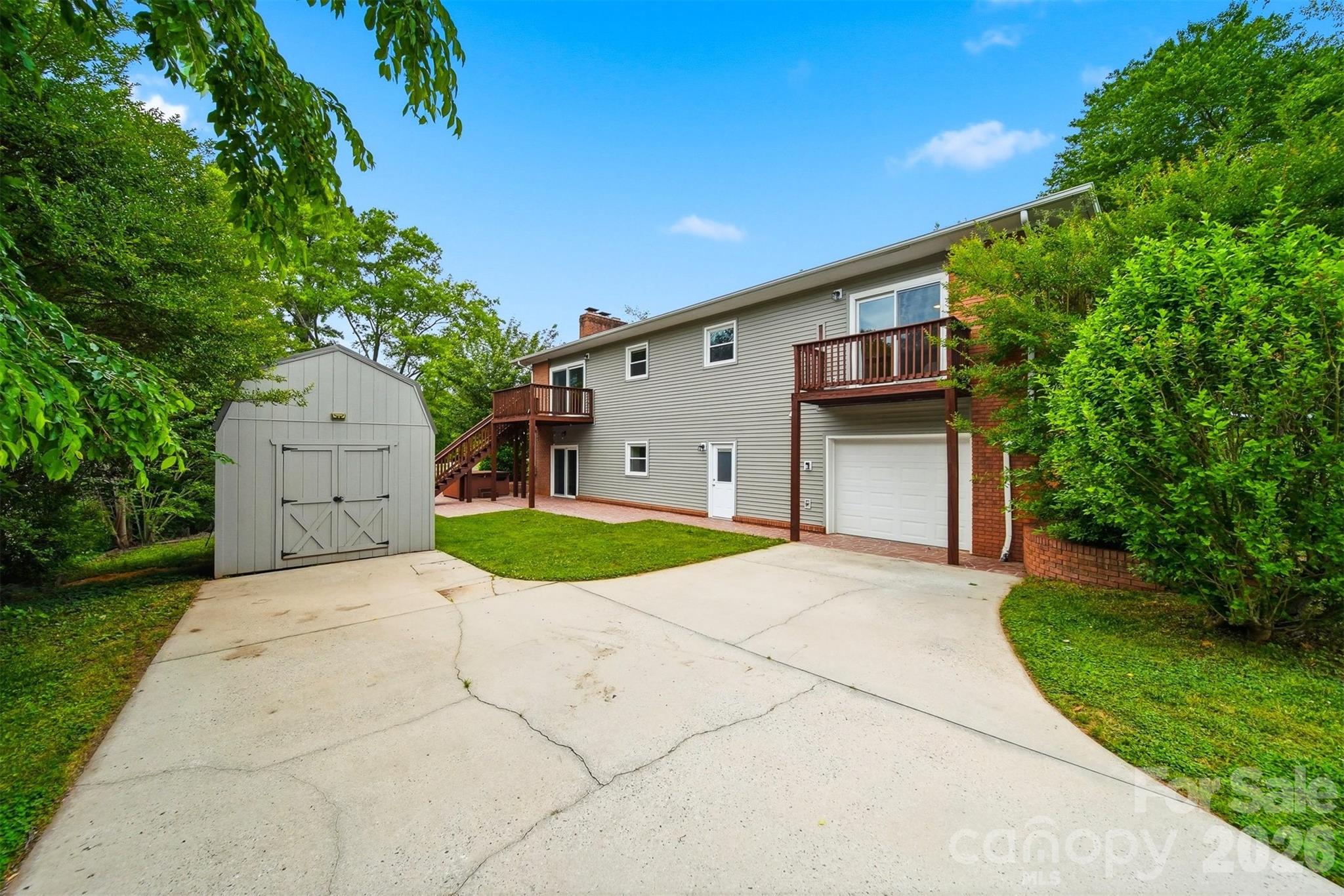 5496 Northwood Drive