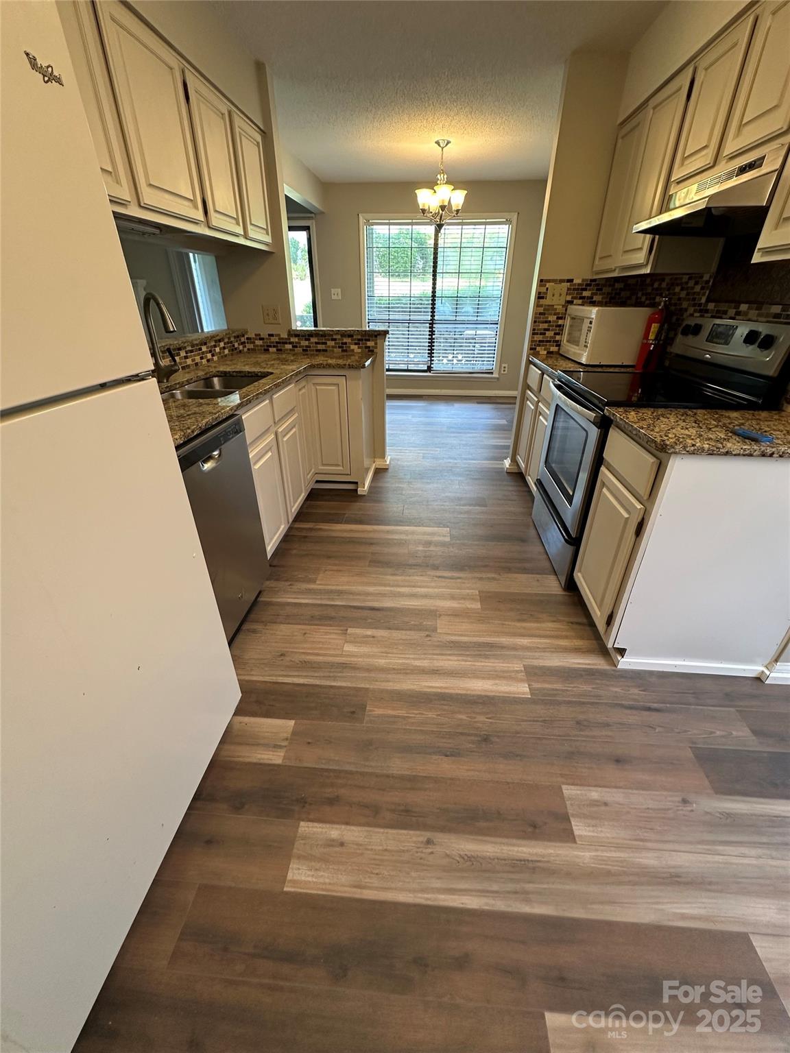 Harris Lake - Residential