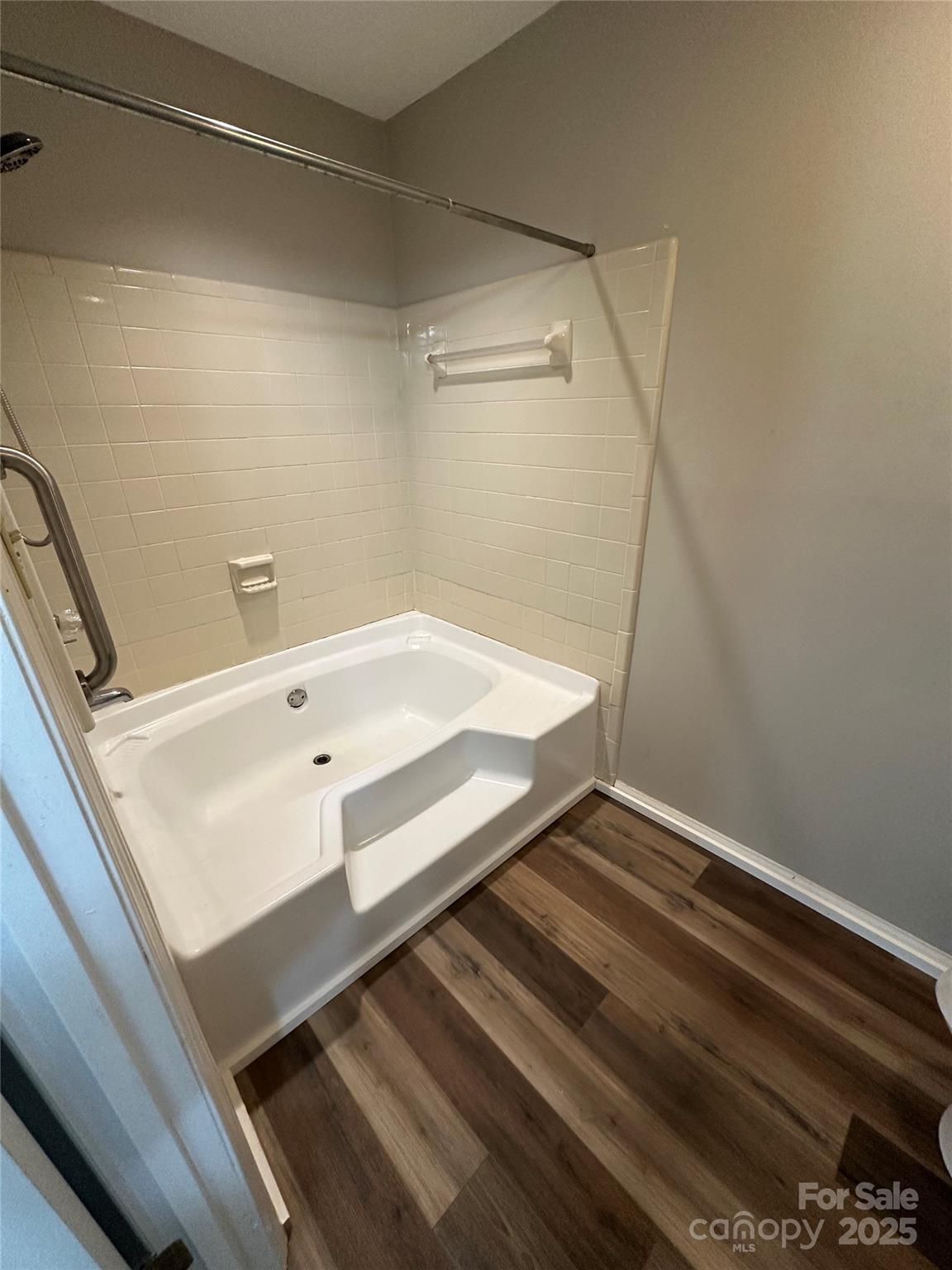 Harris Lake - Residential