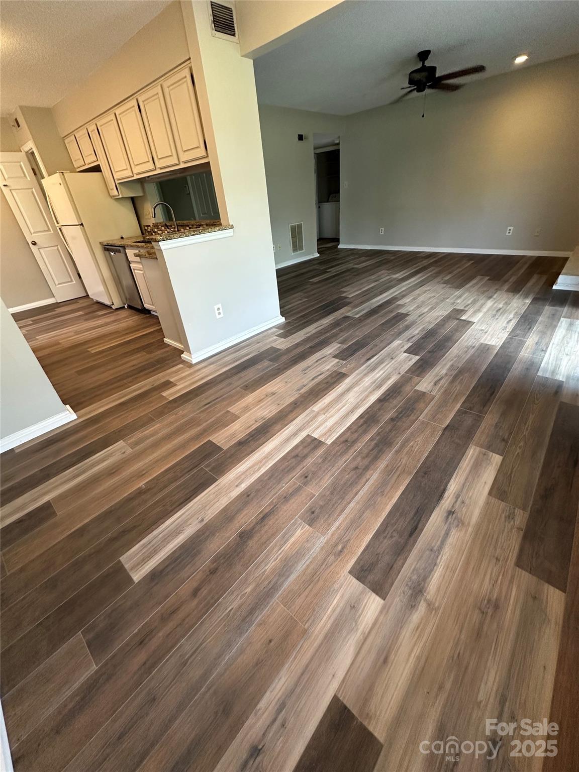 Harris Lake - Residential