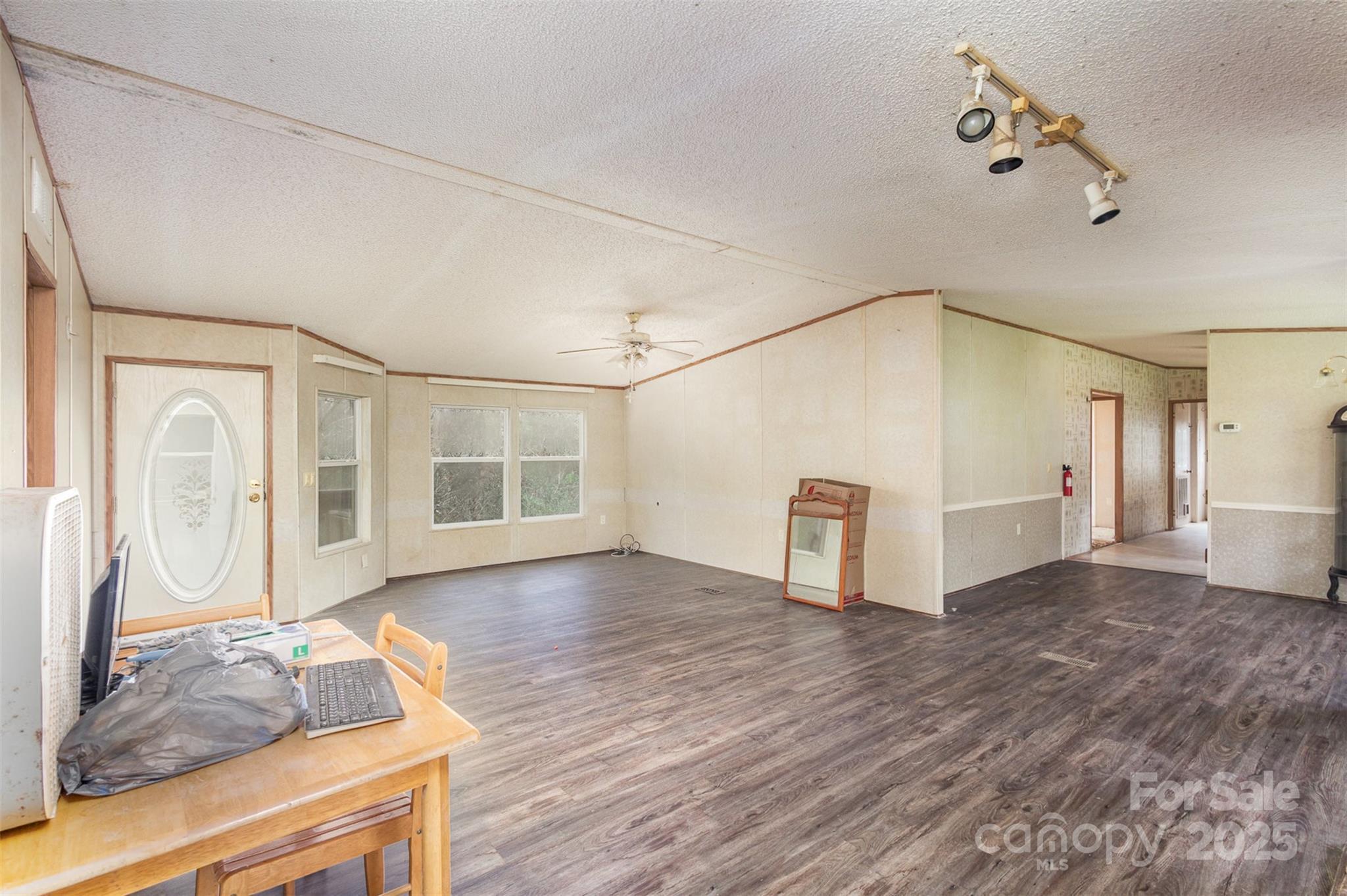 811 Acclaim Drive