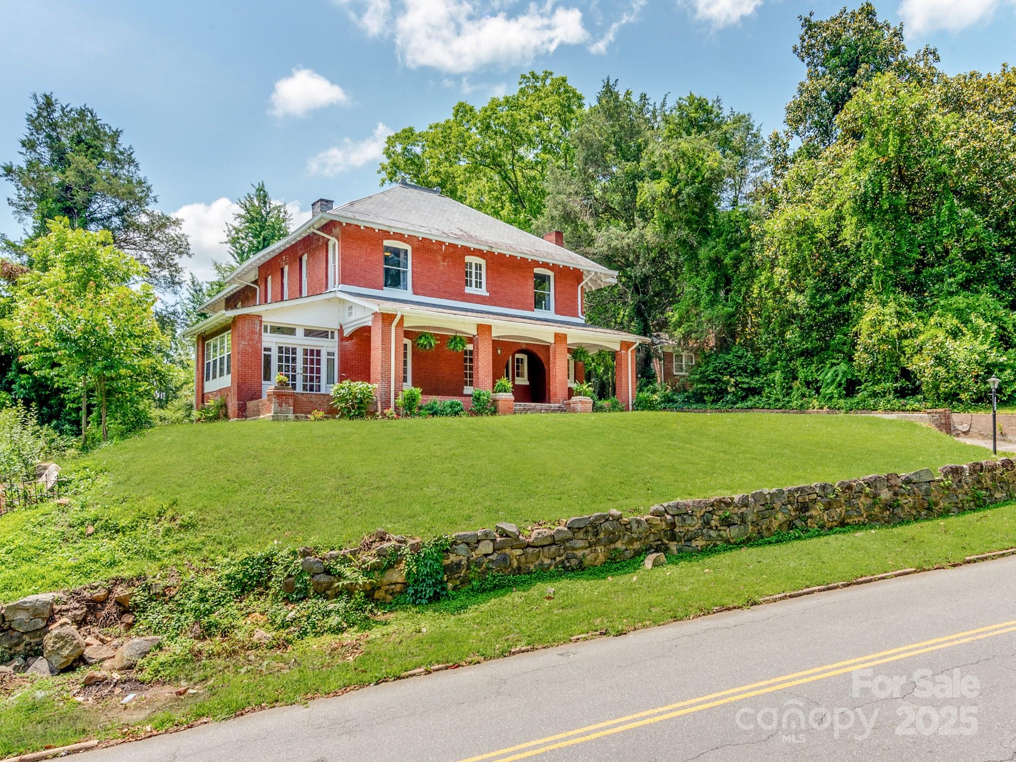 128 W End Street
