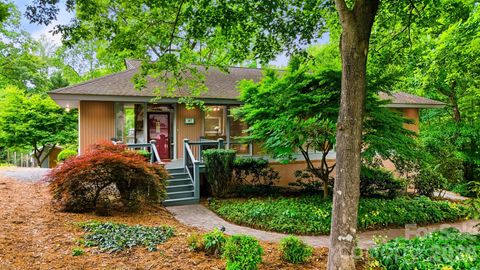 Photo of 141 36th Avenue NW, Hickory, NC 28601 (MLS # 4381036)
