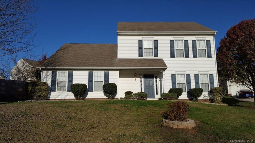 If you want in the Mooresville school district, and need 4 bedroom plus a Bonus Room in a Cul-de-sac then here's the home for you. Listed below market value...ready to sell. Needs minor repairs and painting, includes appliances.
