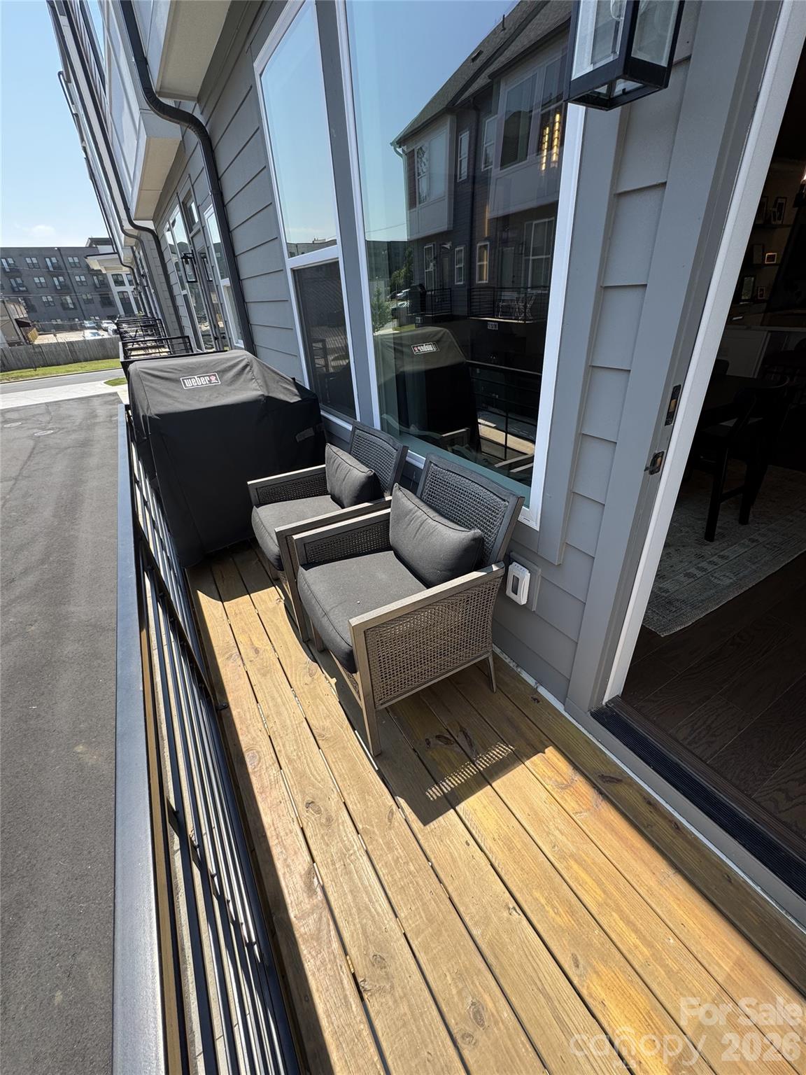 LOSO Terraces - Residential