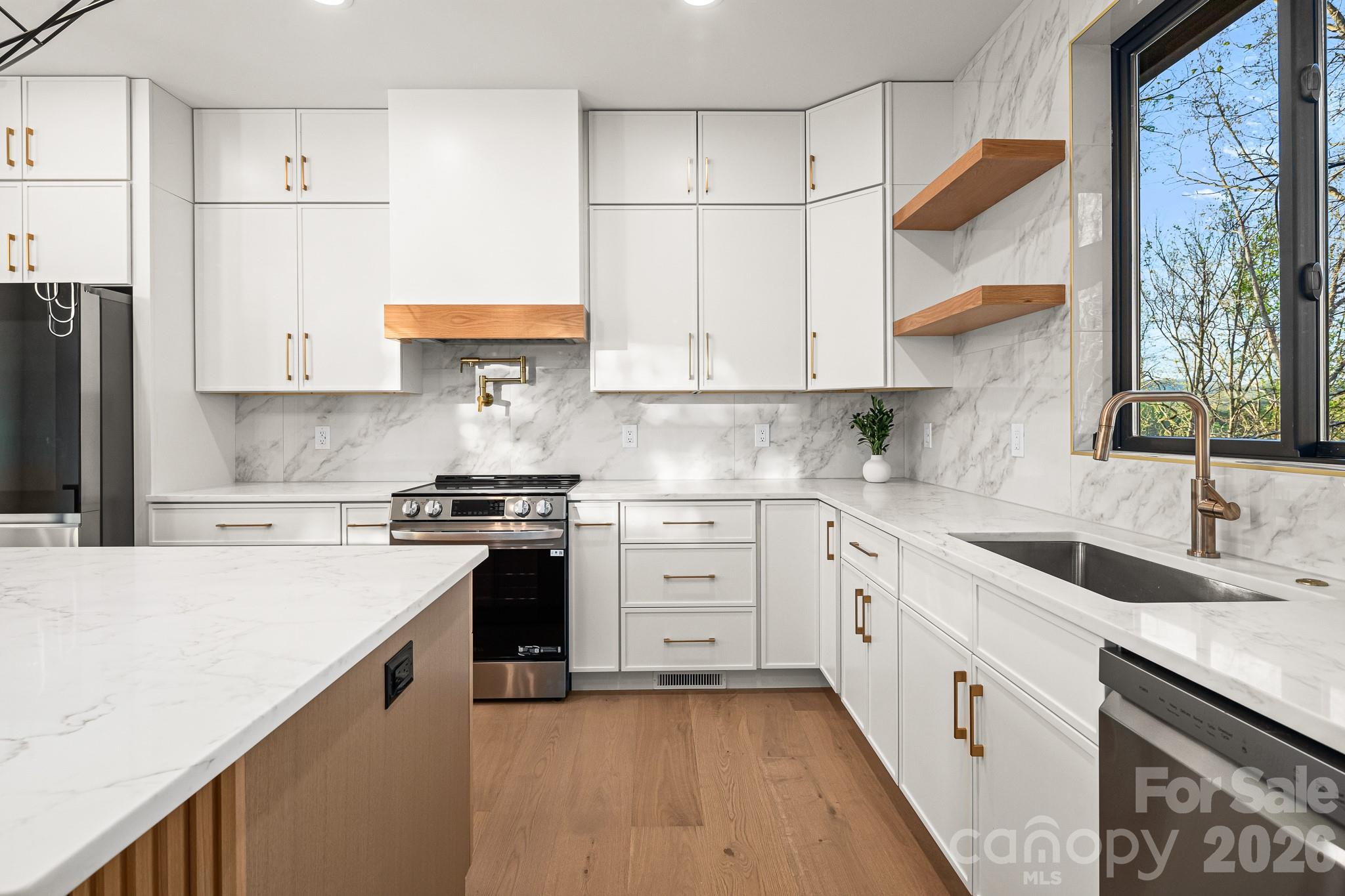 LINDON COVE CROSSING - Residential