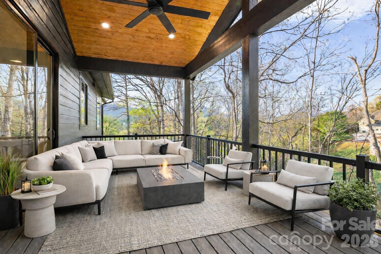 LINDON COVE CROSSING - Residential