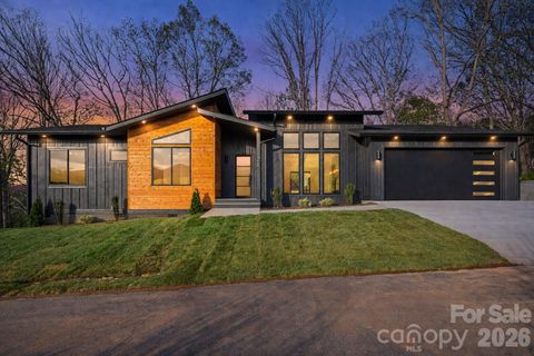 Photo of 28 Lauren Lane #19, Candler, NC 28715 (MLS # 4365206)