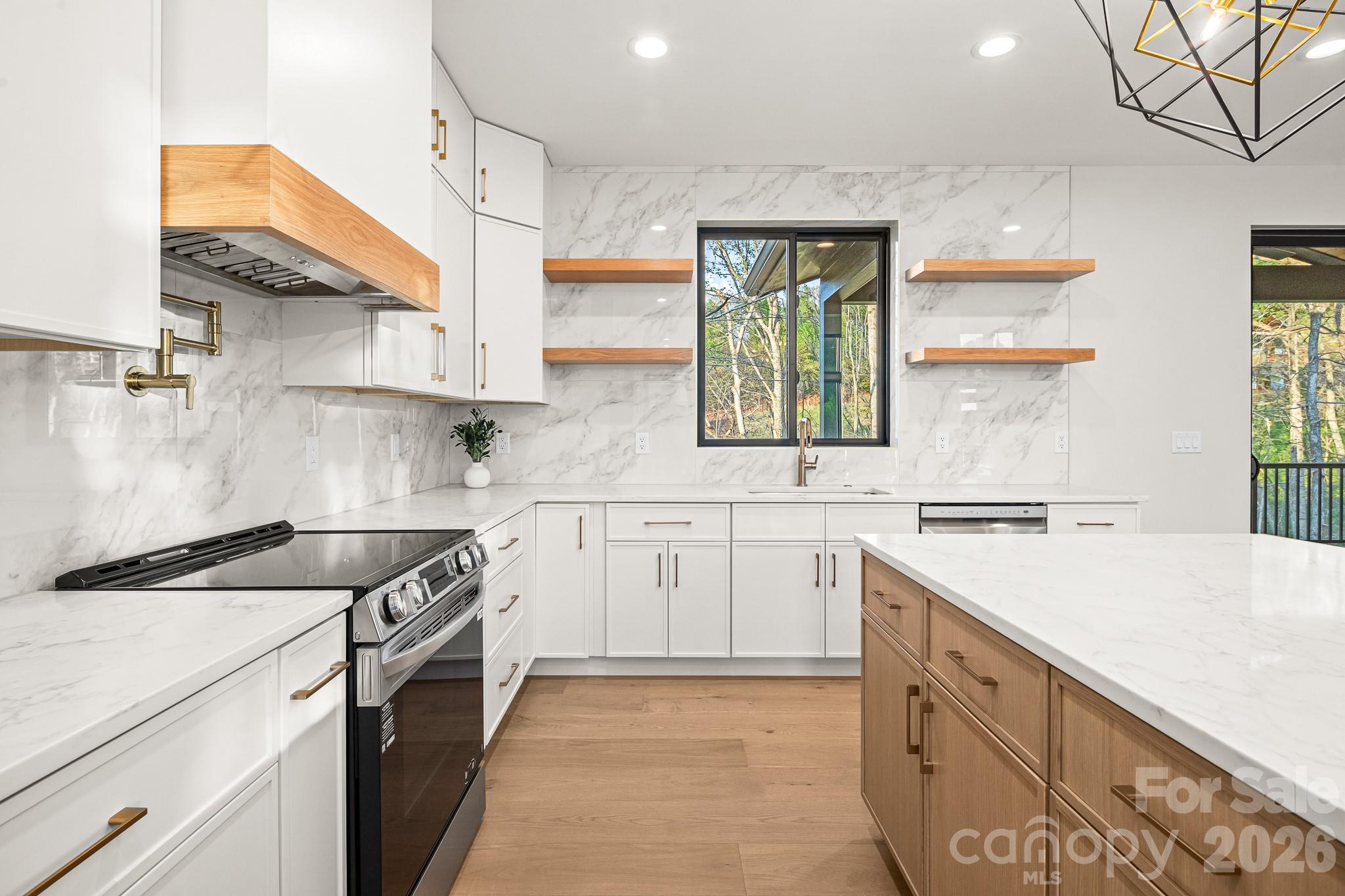 LINDON COVE CROSSING - Residential