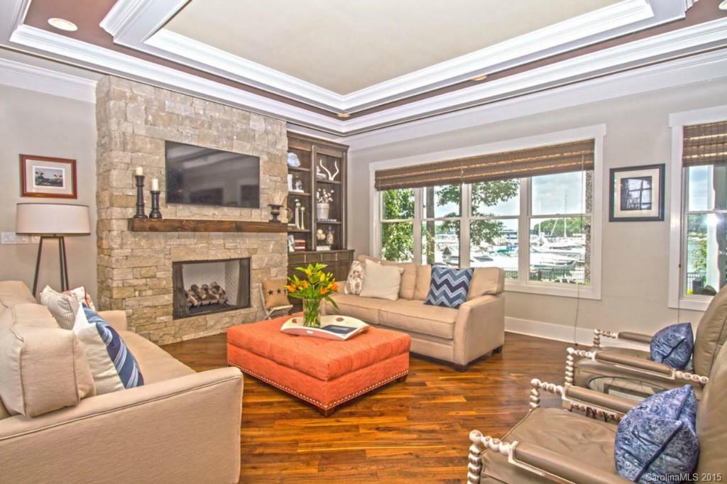 The Peninsula - Residential