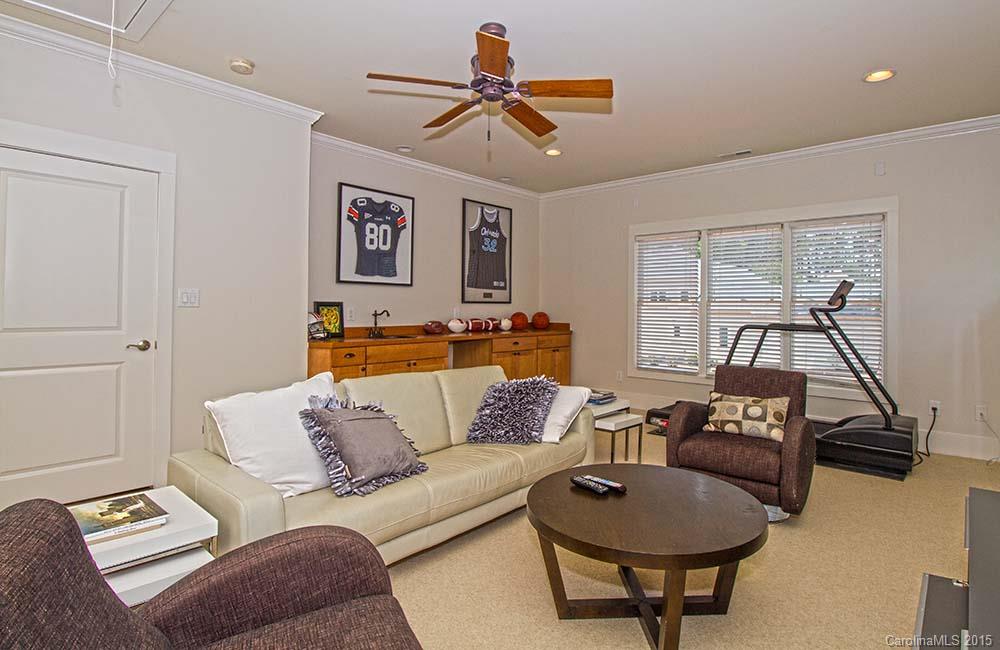 The Peninsula - Residential