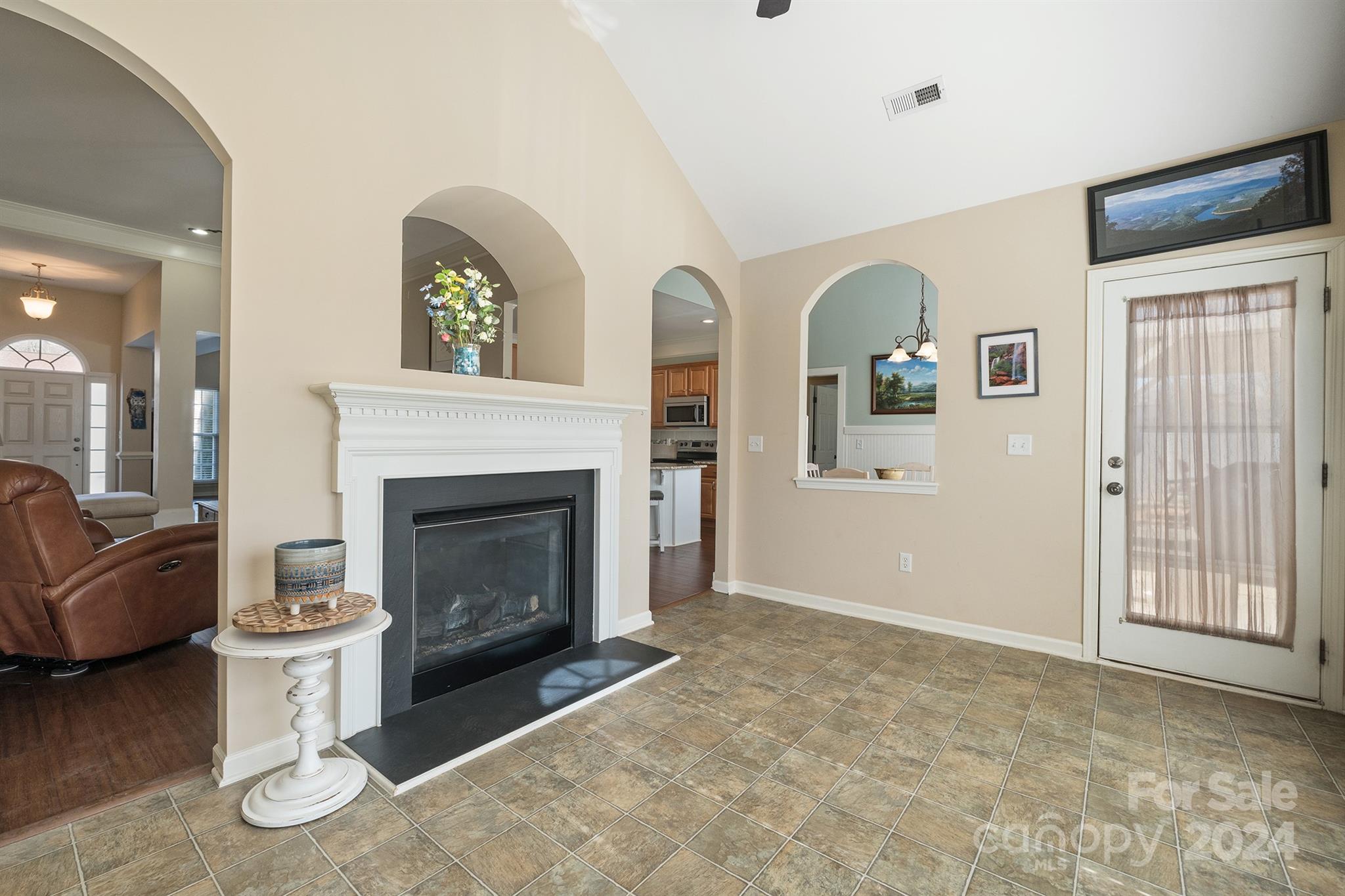 Gates At Waterside - Residential