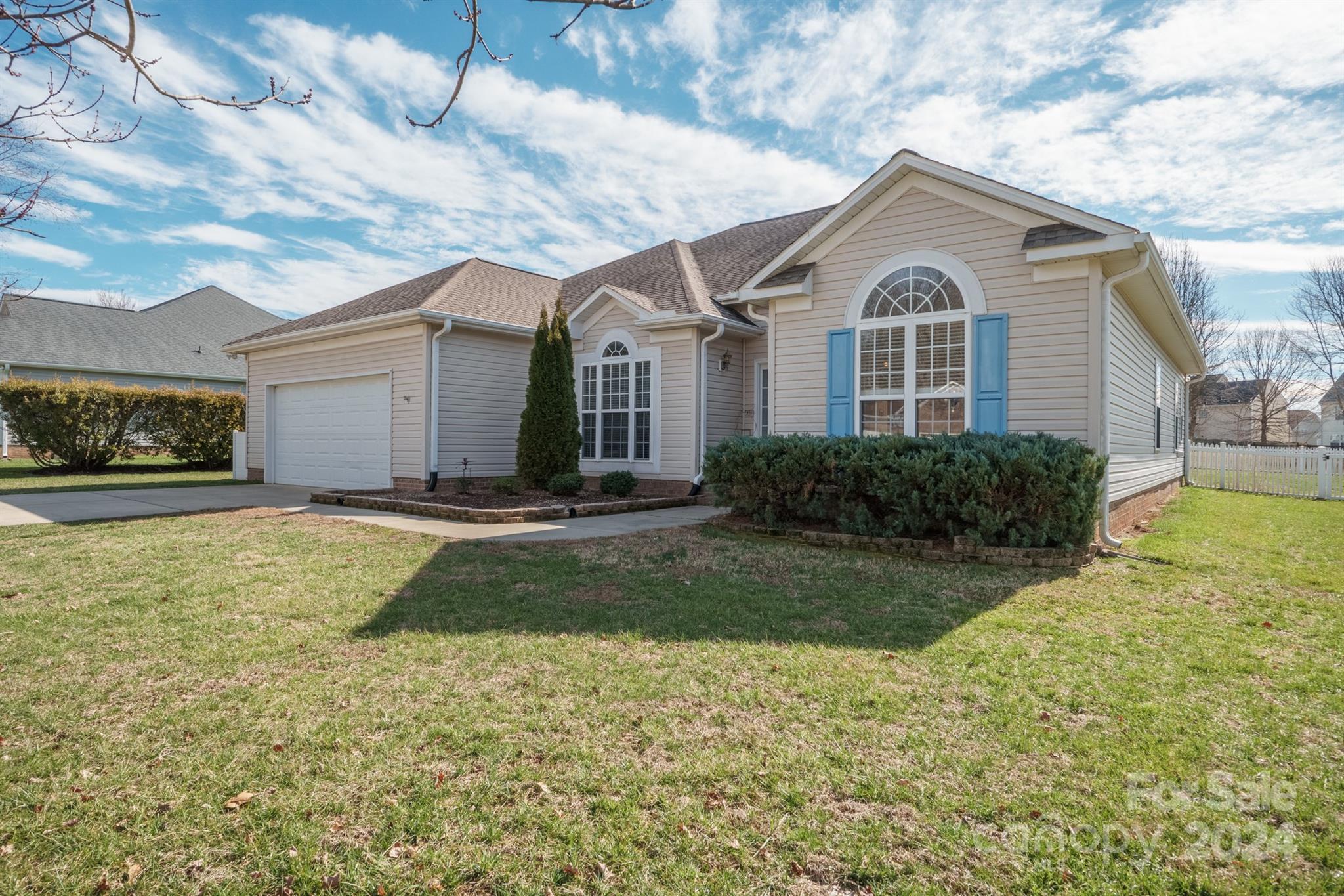 Gates At Waterside - Residential