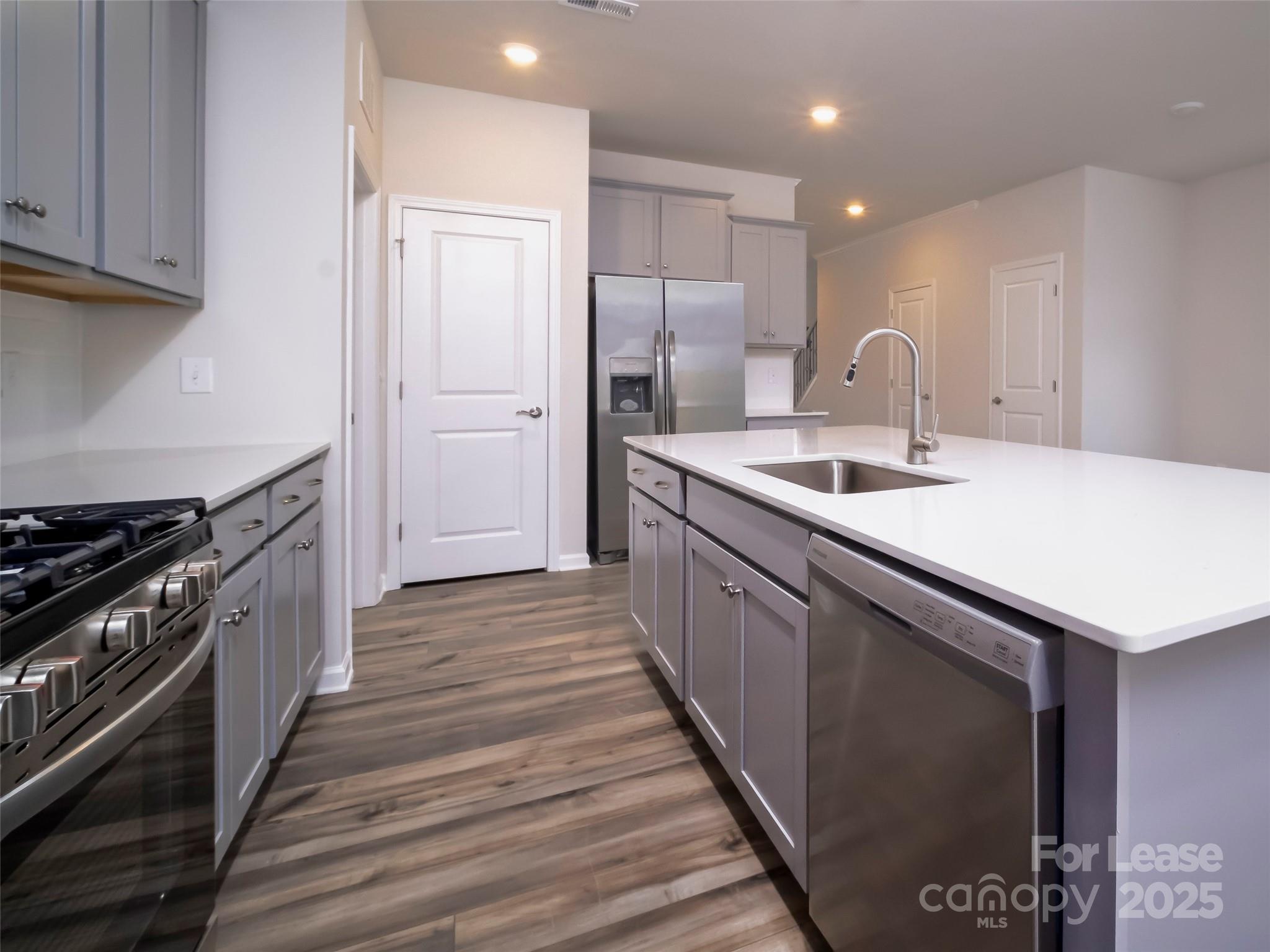 Redhawk - Residential Lease