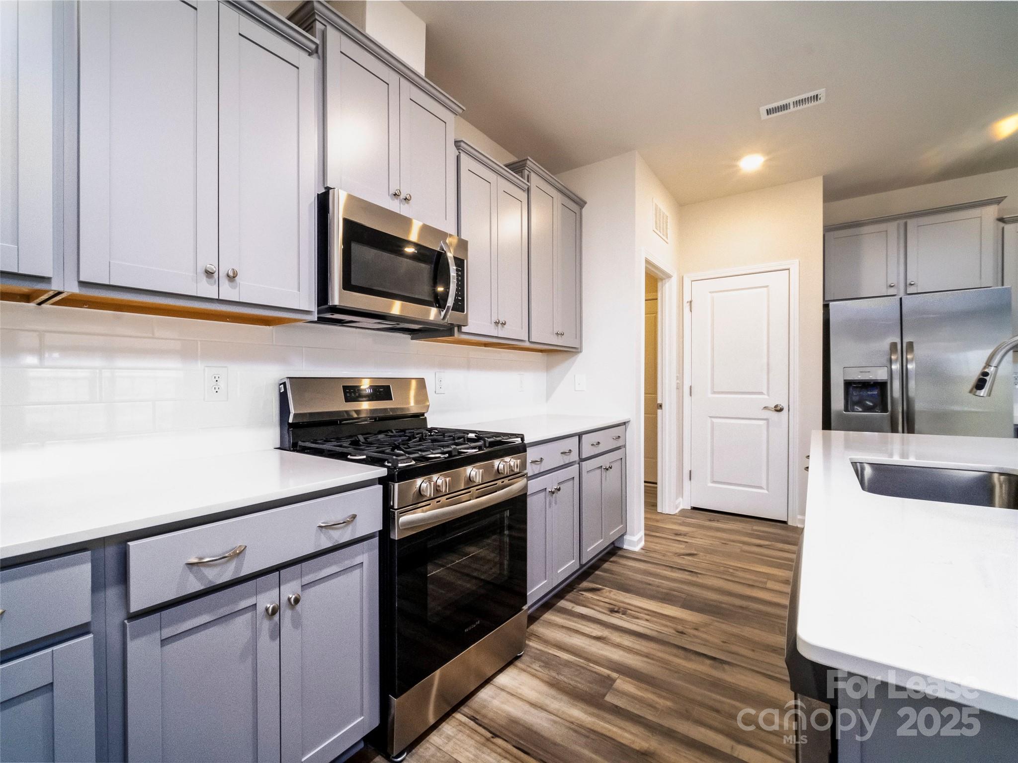 Redhawk - Residential Lease