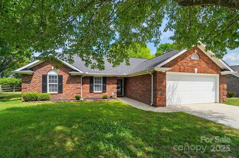 Photo of 8309 Emily Drive, Harrisburg, NC 28075 (MLS # 4331687)