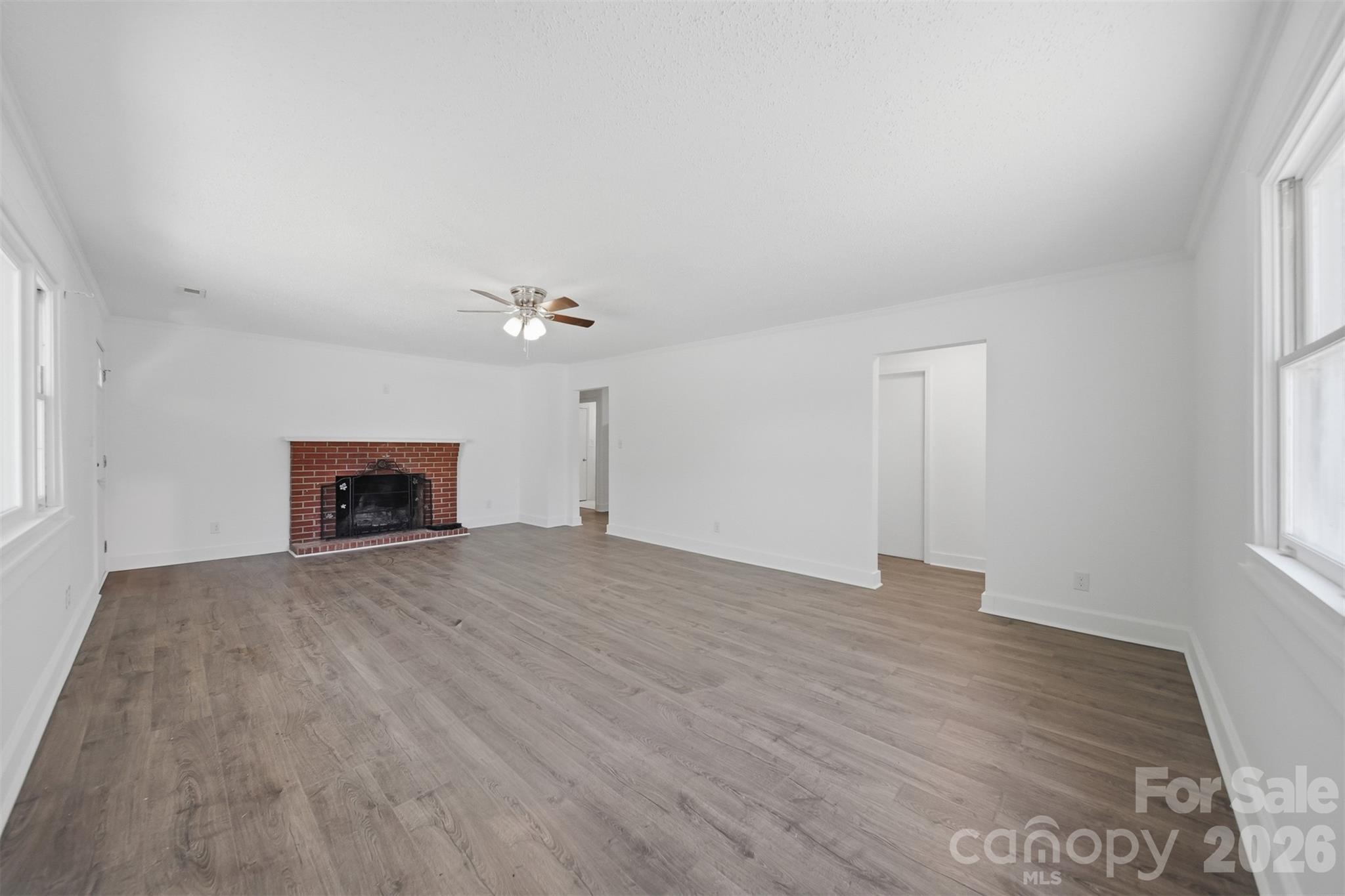 1807 S Post Road