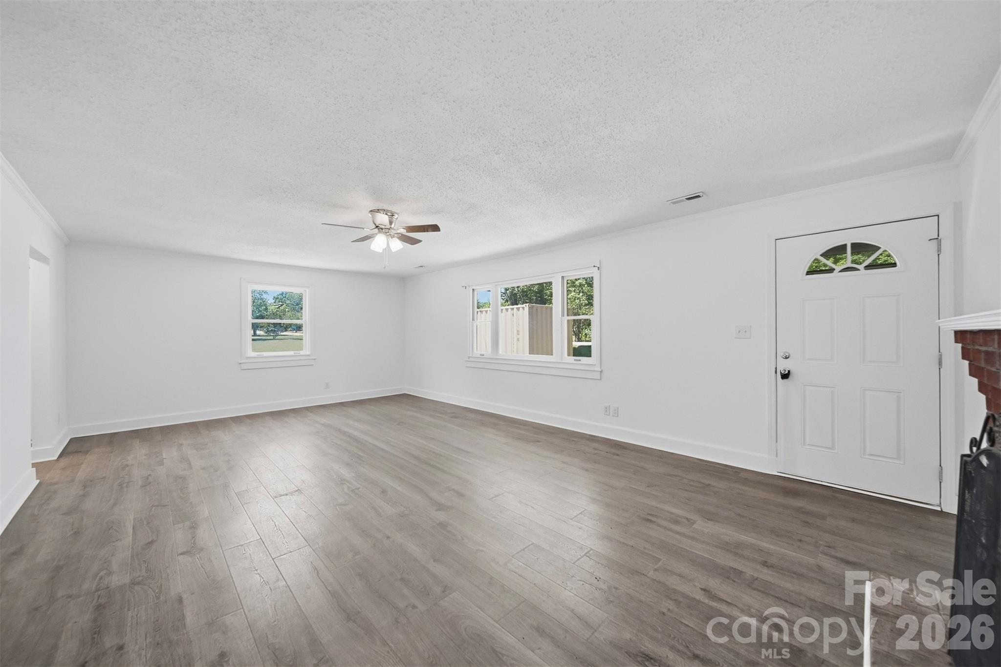 1807 S Post Road