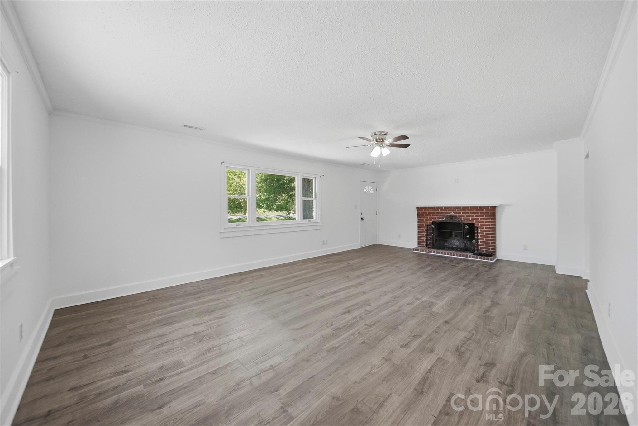 1807 S Post Road
