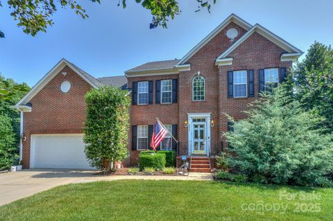 6873 Lakecrest Court Denver NC 28037