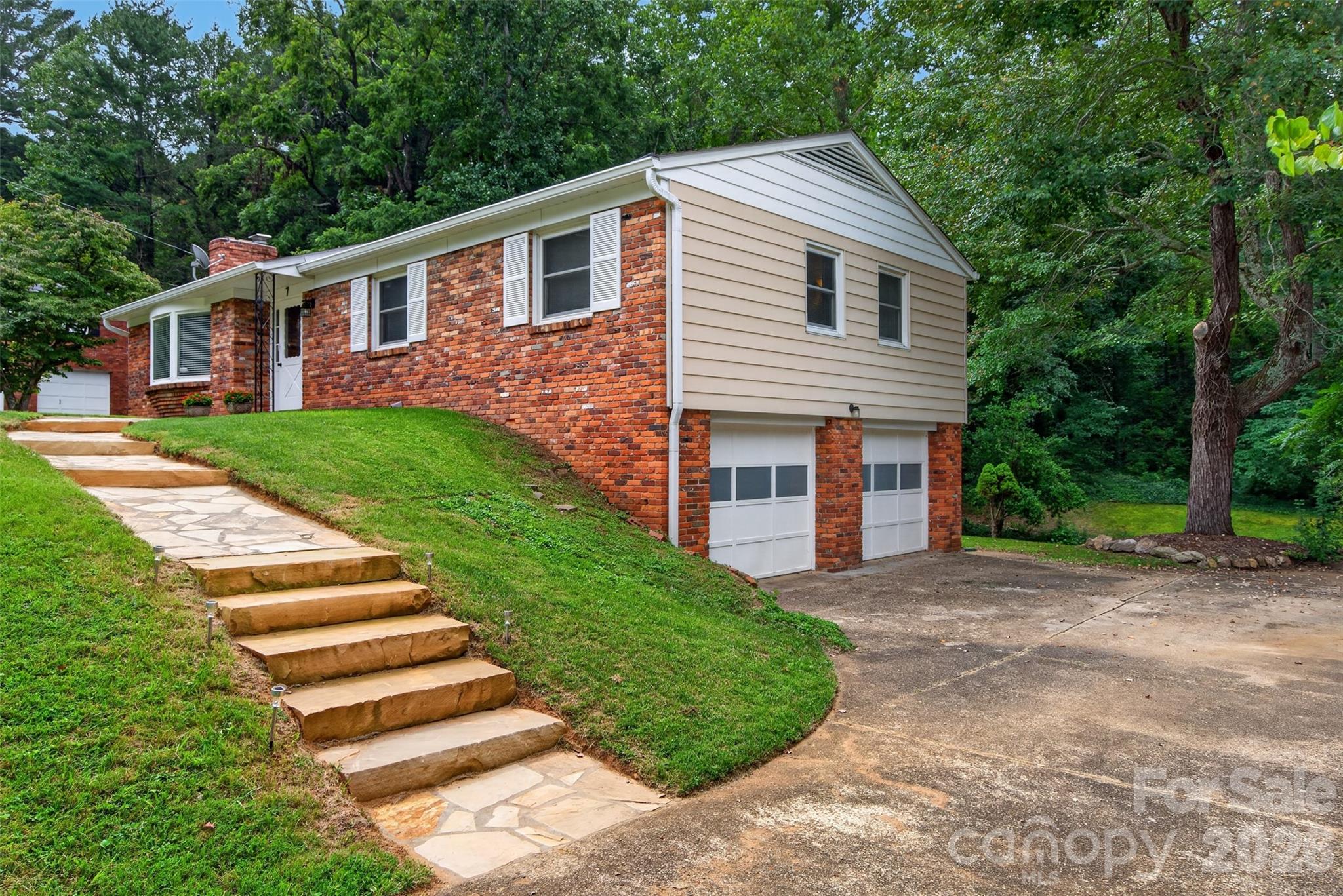 7 Mountainbrook Road