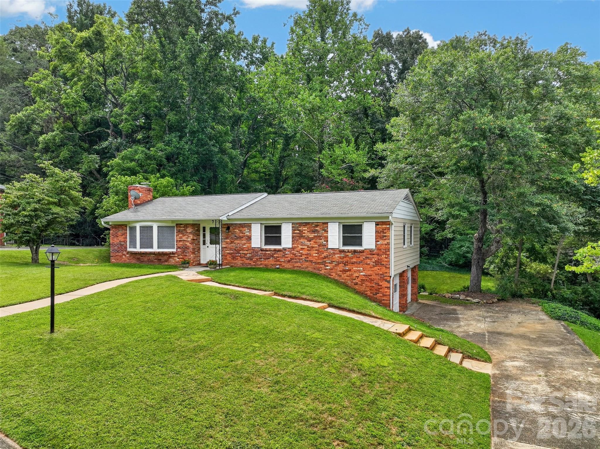 7 Mountainbrook Road