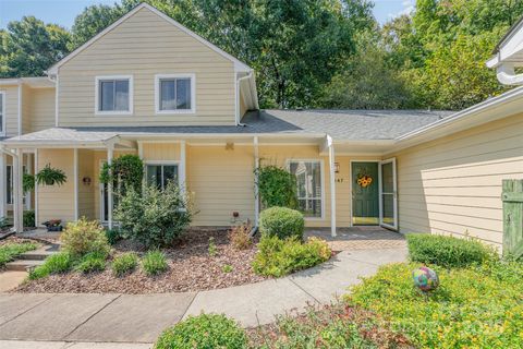Photo of 1047 Sardis Cove Drive, Charlotte, NC 28270 (MLS # 4287374) Photo of 1047 Sardis Cove Drive, Charlotte, NC 28270 (MLS # 4287374)