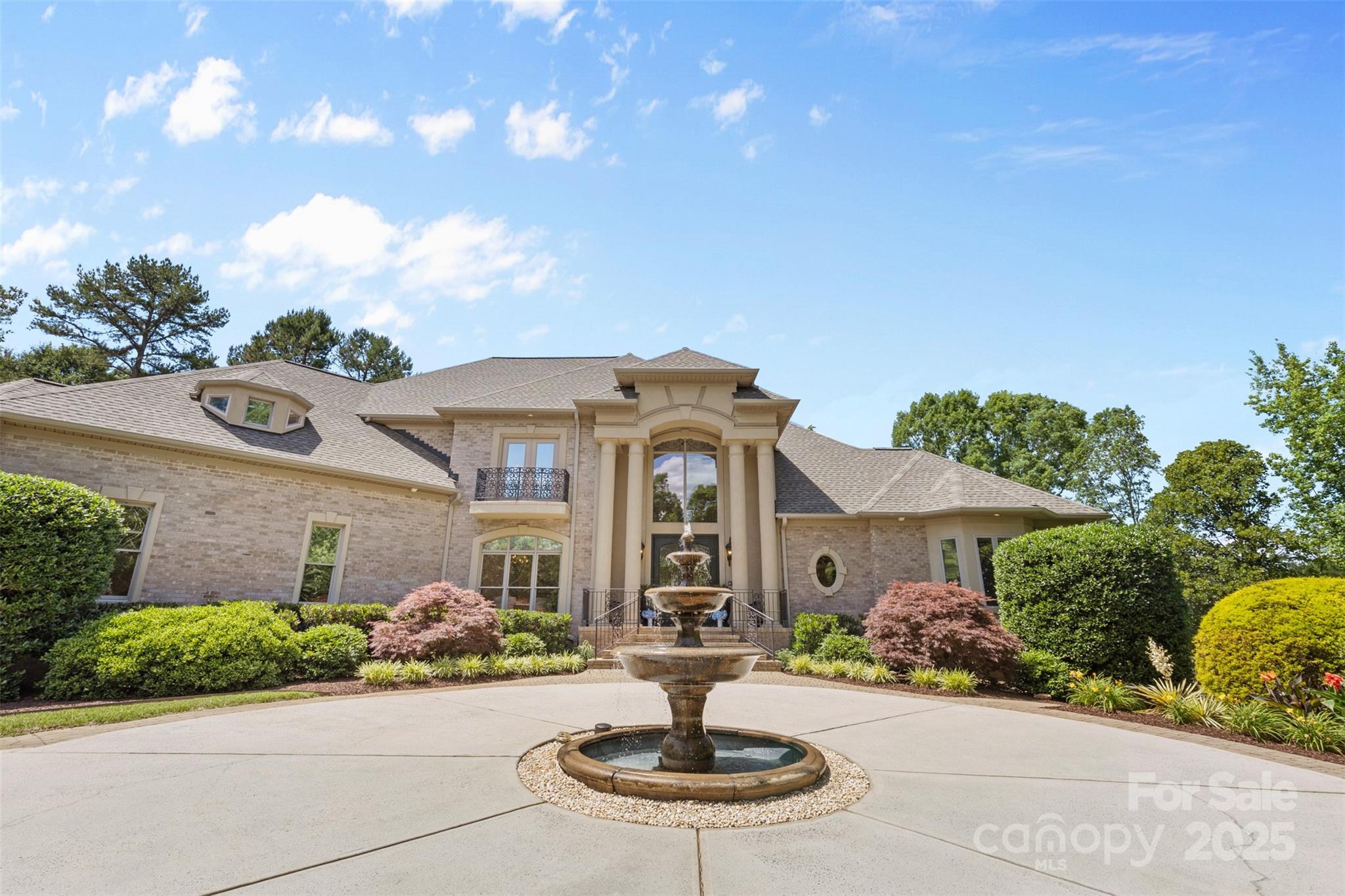 1405 Saratoga Woods Drive