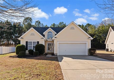 Photo of 12420 Bravington Road, Huntersville, NC 28078 (MLS # 4334869)