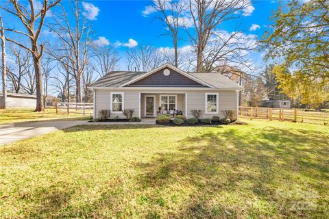 2625 Larry Drive Charlotte NC 28214