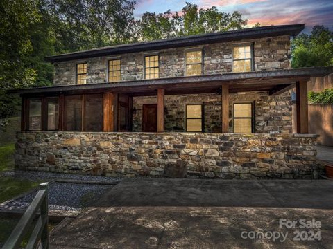 A home in Mill Spring