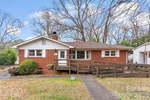 1001 Crestmere Street Charlotte NC 28208