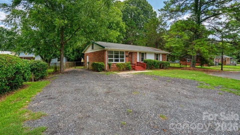 Photo of 634 Kentbrook Drive, Charlotte, NC 28213 (MLS # 4409337)