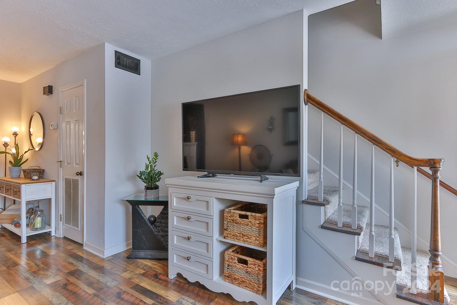 Tara Woods - Residential