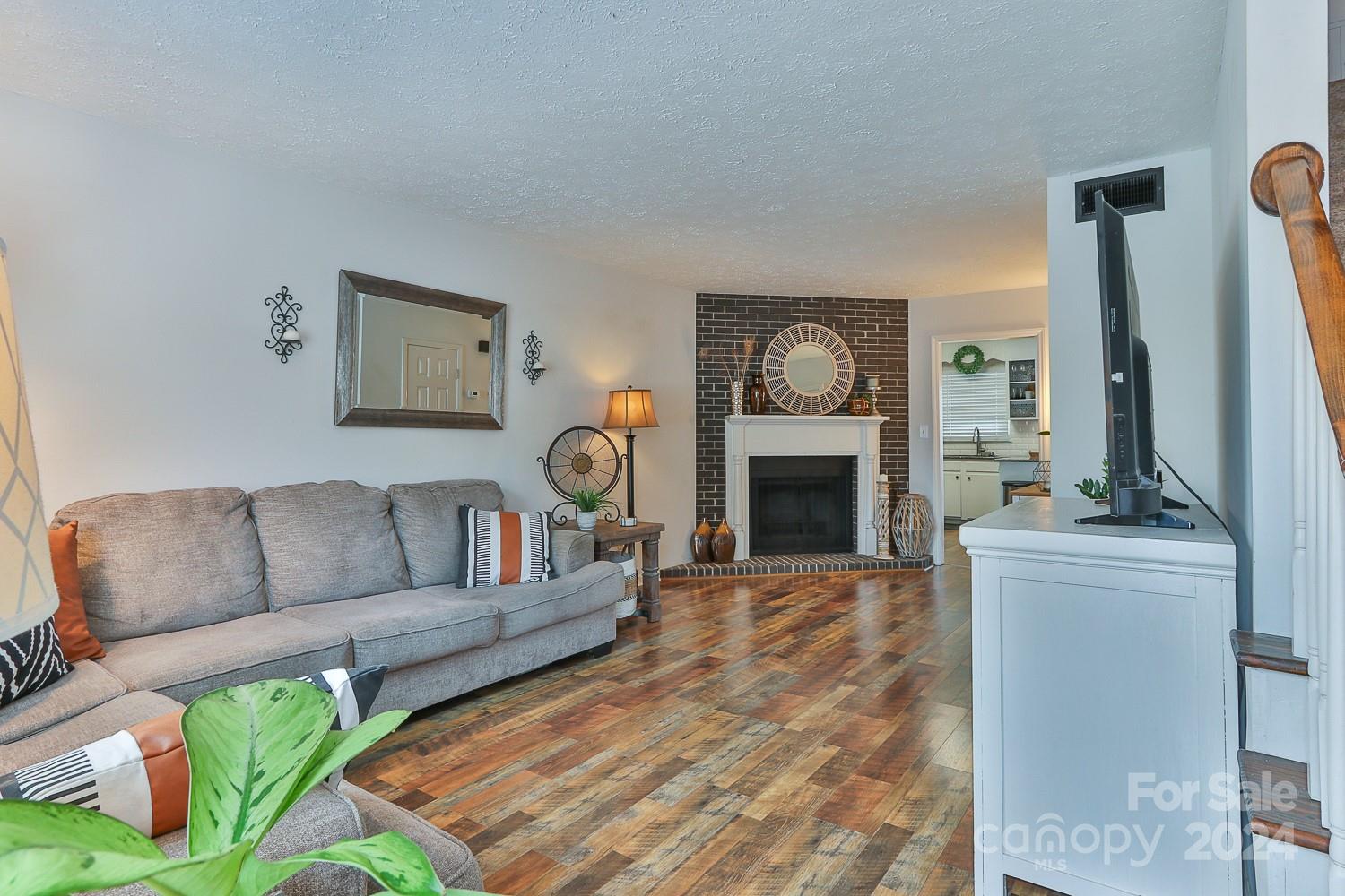 Tara Woods - Residential