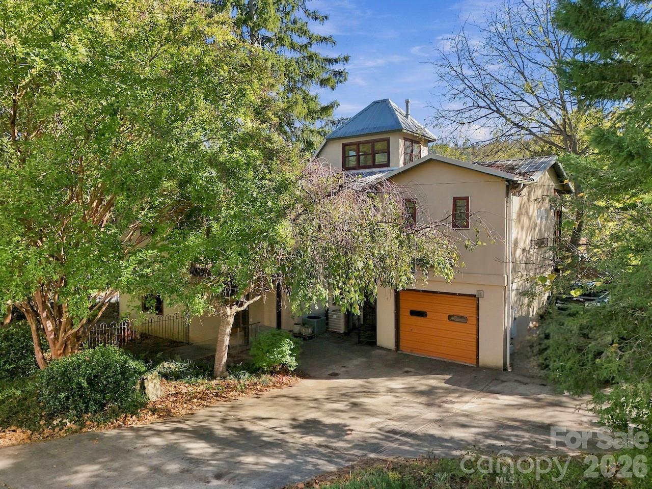 297 Hillside Street