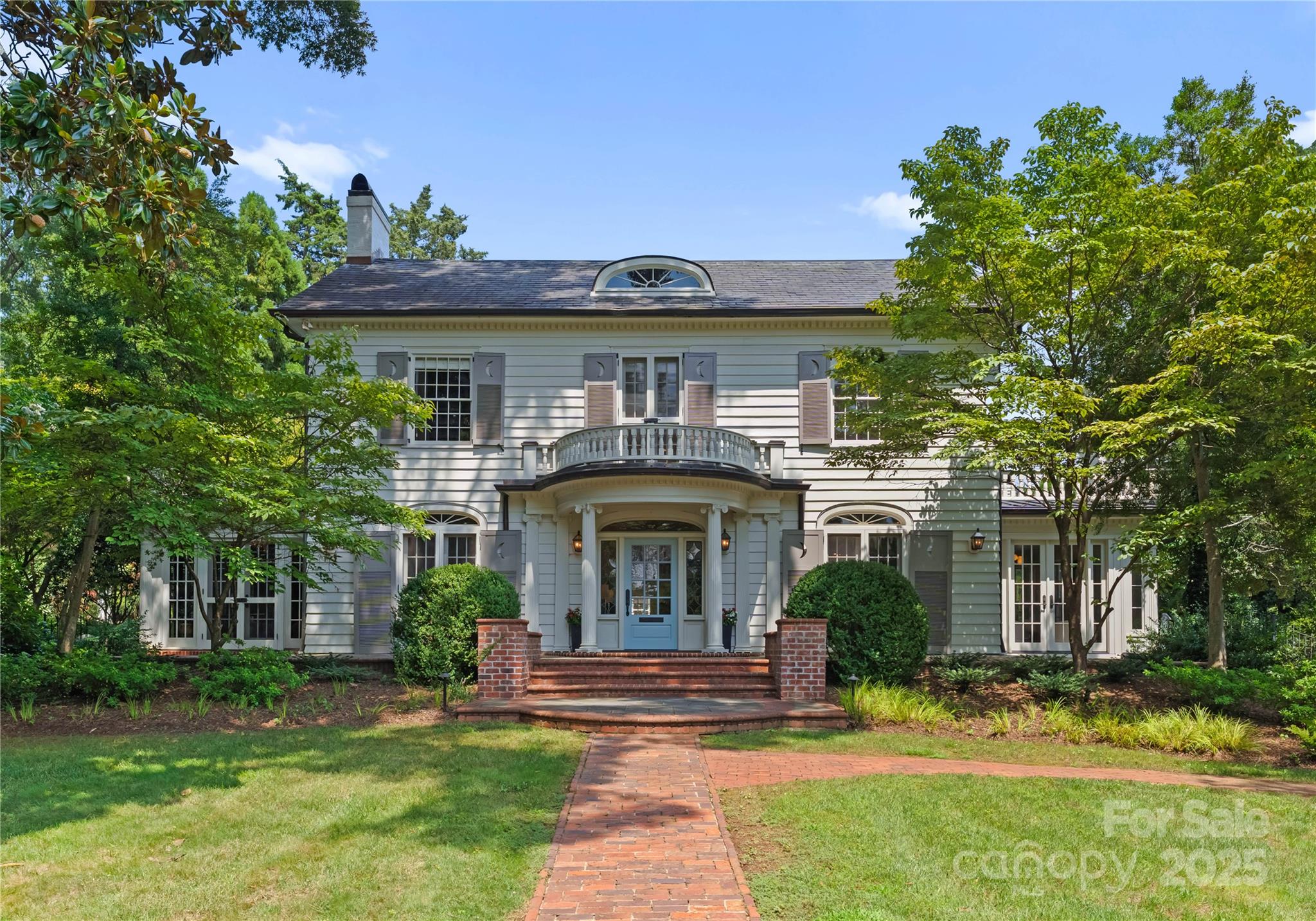 1137 Queens Road W