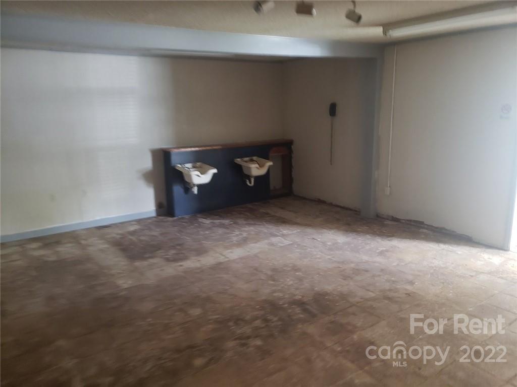 None - Commercial Lease