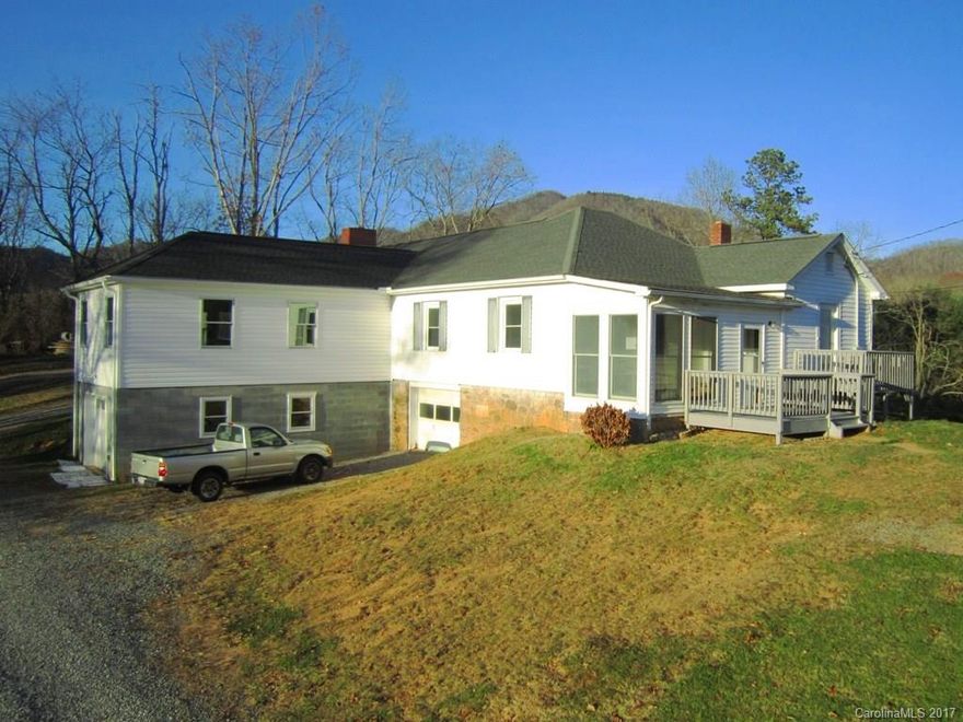 Beautiful Well Maintained Home!  3 Bedrooms, 2 Baths, 2000 SqFt, Large Living Room W/Bamboo Floors & 2 Ceiling Fans, Kitchen W/Granite Counter Tops & Farmers Sink & Pantry & Hardwood Floors, Master Suite W/Walk-In Closet & 2 Ceiling Fans & Master Bath, Laundry Room, Newer Roof, Newer Septic & Drainfield, Large .99 Acre Lot W/Mountain Views, 2 Car Garages, & A Home Warranty.  (Seller To Keep A 40 Square Foot Right-Of-Way In Corner Of Property To Access Adjoining Property - See Aerial Map)