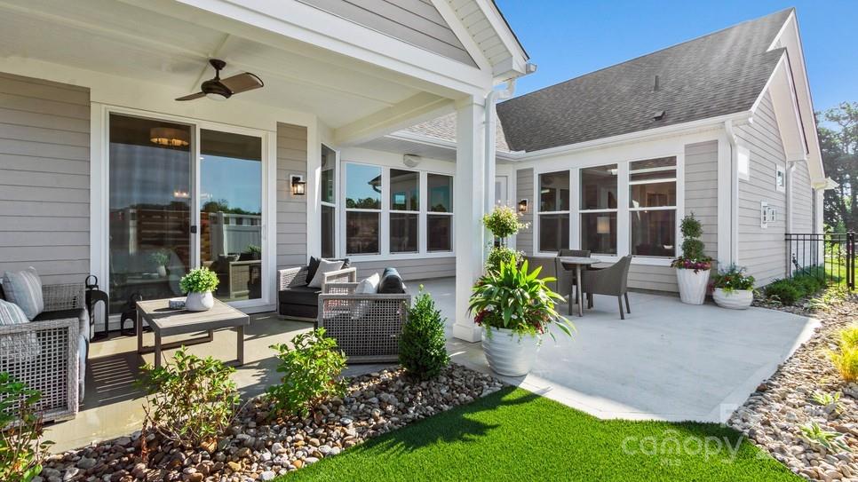 The Courtyards at Lake Davidson - Residential