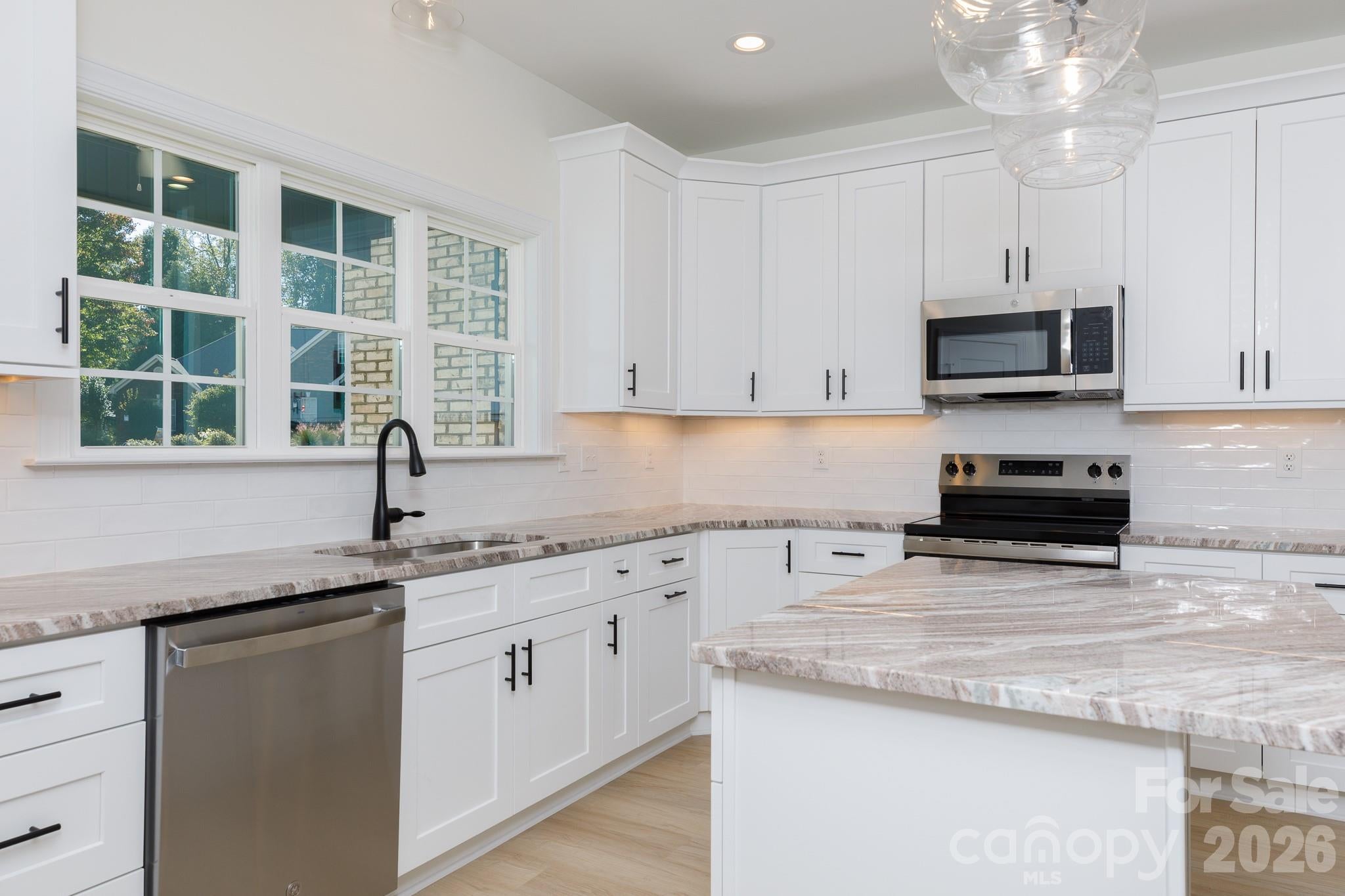 2030 Hunters Creek Lane