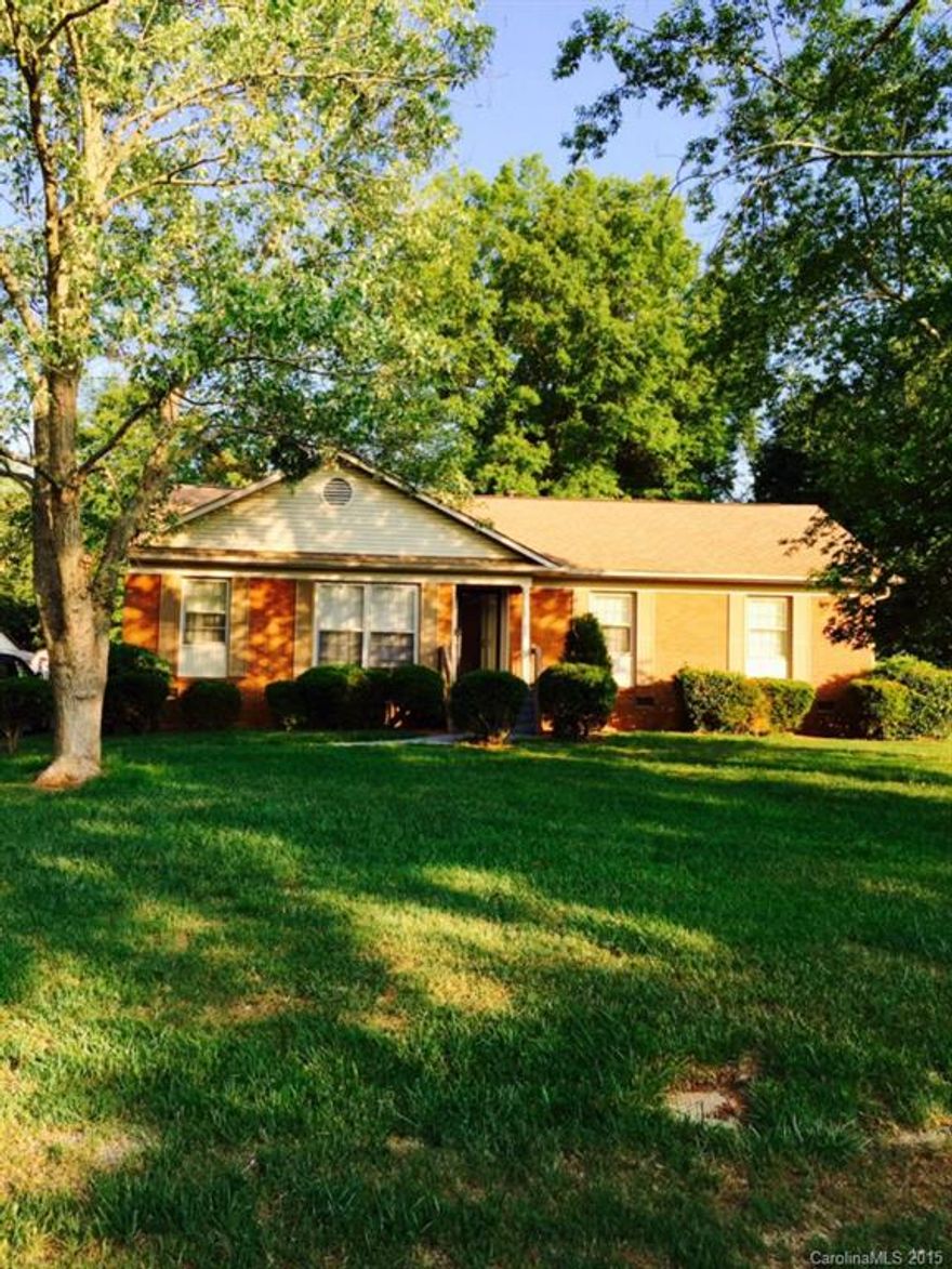 Completely remodeled,move-in ready brick ranch in an up-and-coming area that sits on 1/3 acre flat lot.Natural lighting abound in this charming home.Brand new (never used) stainless steel appliances include:electric stove with microwave/exhaust fan over it and dishwasher.Completed updated bathrooms with ceramic tiles and modern sinks/toilets.Brand new carpets and laminate flooring. New HVAC system to be installed shortly! Ceiling fans in every bedroom.This property is NOT for rent. CL ad a SCAM!