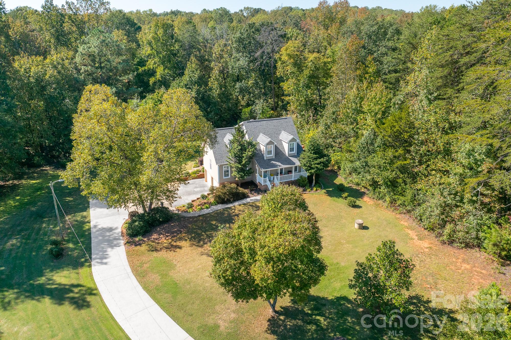 5020 Mandy Lane